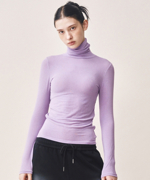 NICK&NICOLE（ニックアンドニコール）の「[ESSENTIAL] MINIMAL SLIM TURTLENECK TOP_PURPLE（Tシャツ/カットソー・レディース・その他・FREE）」の2枚目の写真