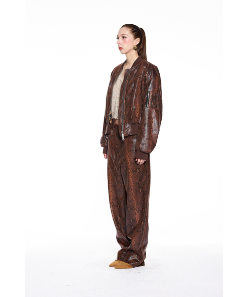 GREEDILOUS（グリディアス）の「Asymmetrical Faux-Snake Pants（その他パンツ・メンズ・その他・S/M/L/XS）」の2枚目の写真