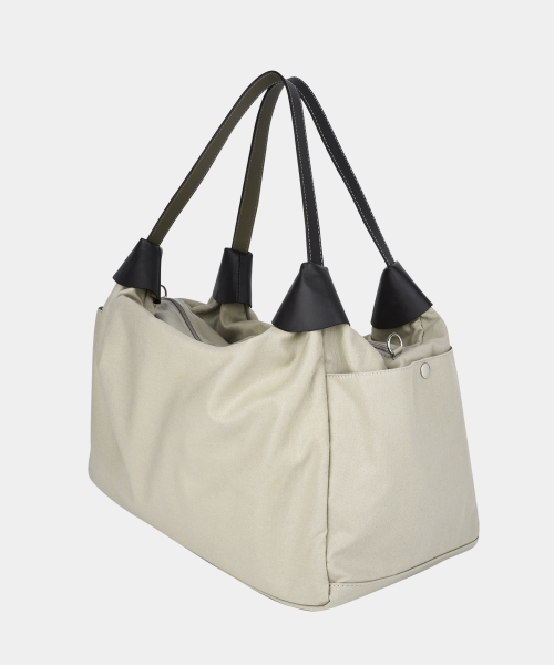 FASCIERA（ファシエラ）の「[ストラップセット] グロッシービッグトラベルトートバッグ_ジュノ07（ボストンバッグ・レディース・ブラック/ベージュ・FREE）」の3枚目の写真
