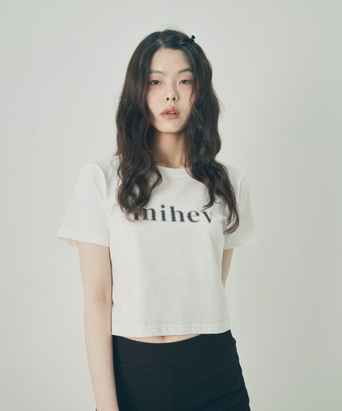 MIHEV(ミヘブ)の「ミヘブ グラフィックロゴ クロップTシャツ ホワイト(Tシャツ/カットソー・レディース・その他・MEDIUM/LARGE)」の1枚目の写真