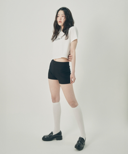 MIHEV(ミヘブ)の「ミヘブ グラフィックロゴ クロップTシャツ ホワイト(Tシャツ/カットソー・レディース・その他・MEDIUM/LARGE)」の4枚目の写真