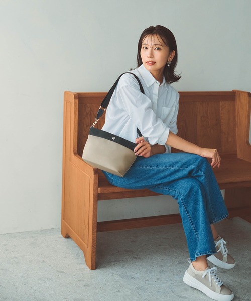 Breath TOPKAPI(ブレストプカピ)の「【Breath TOPKAPI sis】【WEB限定】ナイロン 舟形 ショルダーバッグ 軽量 / RIPPLE リプル(ショルダーバッグ・レディース・ライトベージュ/グレイッシュベージュ/ブラック・FREE)」の14枚目の写真
