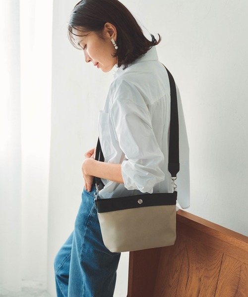 Breath TOPKAPI(ブレストプカピ)の「【Breath TOPKAPI sis】【WEB限定】ナイロン 舟形 ショルダーバッグ 軽量 / RIPPLE リプル(ショルダーバッグ・レディース・ライトベージュ/グレイッシュベージュ/ブラック・FREE)」の13枚目の写真
