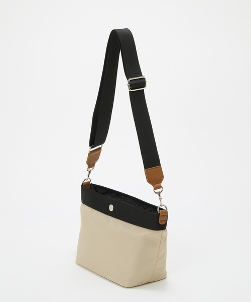 Breath TOPKAPI(ブレストプカピ)の「【Breath TOPKAPI sis】【WEB限定】ナイロン 舟形 ショルダーバッグ 軽量 / RIPPLE リプル(ショルダーバッグ・レディース・ライトベージュ/グレイッシュベージュ/ブラック・FREE)」の11枚目の写真
