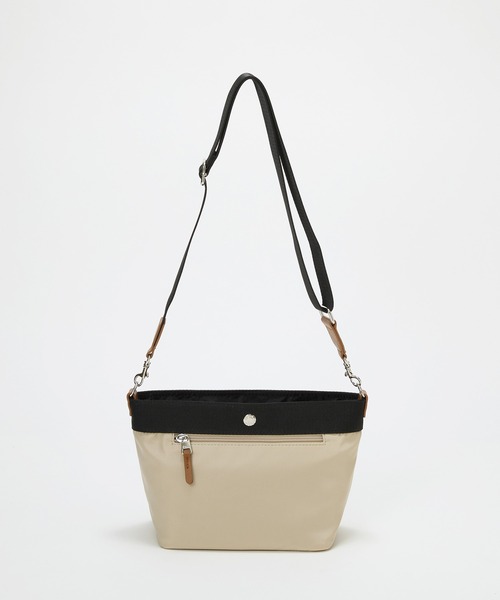 Breath TOPKAPI(ブレストプカピ)の「【Breath TOPKAPI sis】【WEB限定】ナイロン 舟形 ショルダーバッグ 軽量 / RIPPLE リプル(ショルダーバッグ・レディース・ライトベージュ/グレイッシュベージュ/ブラック・FREE)」の10枚目の写真