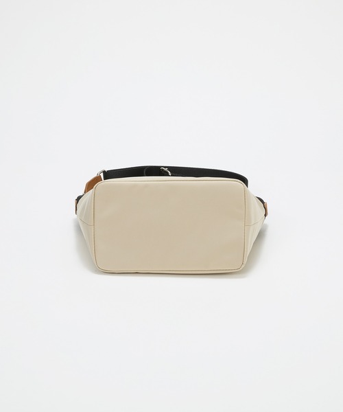Breath TOPKAPI(ブレストプカピ)の「【Breath TOPKAPI sis】【WEB限定】ナイロン 舟形 ショルダーバッグ 軽量 / RIPPLE リプル(ショルダーバッグ・レディース・ライトベージュ/グレイッシュベージュ/ブラック・FREE)」の9枚目の写真
