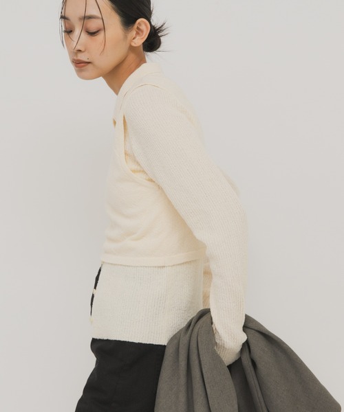 KBF(ケイビーエフ)の「『一部WEB限定カラー』ミニブークレレイヤードニットシャツ(ニット/セーター・レディース・チャコールグレー/ライトブルー/アイボリー/グリーン系その他・ONE)」の7枚目の写真