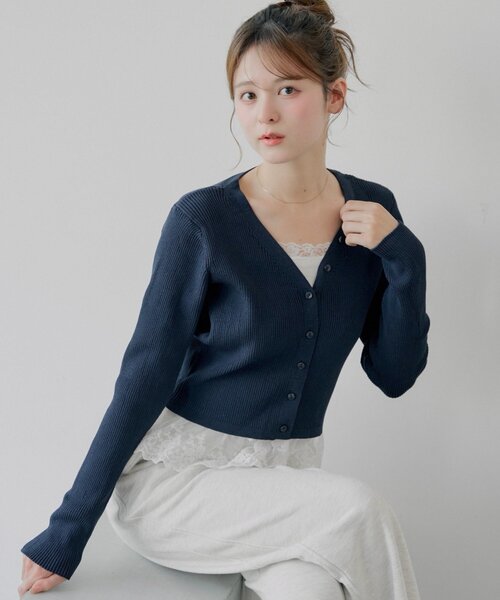 Chico（チコ）の「レイヤードフリルニットトップス（カーディガン/ボレロ・レディース・アイボリー/ピンクベージュ/ネイビー・FREE）」の3枚目の写真