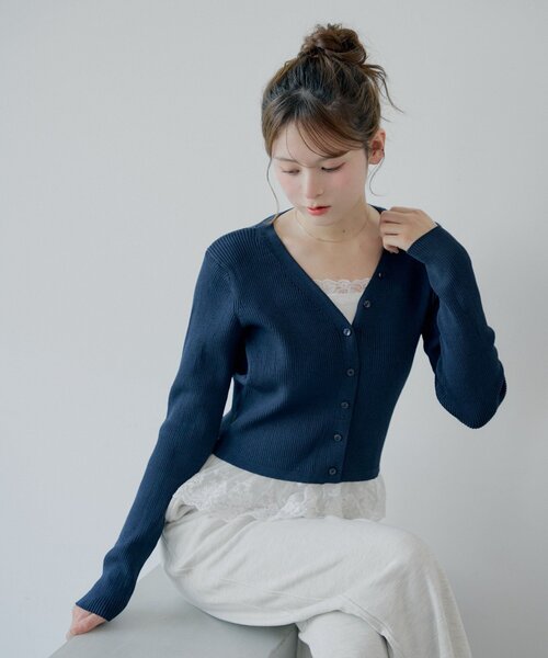 Chico（チコ）の「レイヤードフリルニットトップス（カーディガン/ボレロ・レディース・アイボリー/ピンクベージュ/ネイビー・FREE）」の9枚目の写真