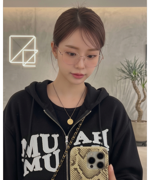 muahmuah（ムーアムーア）の「MUAH アプリケロゴ フードジップアップ [5色]（パーカー・レディース・グレー/ブラック/オートミール・FREE）」の4枚目の写真