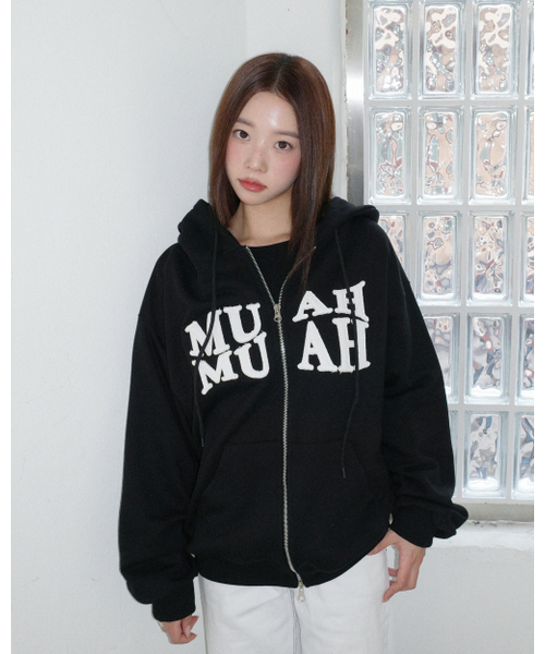 muahmuah（ムーアムーア）の「MUAH アプリケロゴ フードジップアップ [5色]（パーカー・レディース・グレー/ブラック/オートミール・FREE）」の7枚目の写真