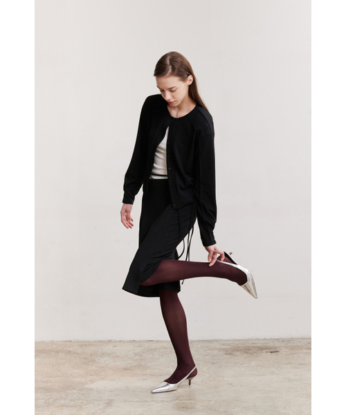 AFTERHOURS(アフターアワーズ)の「SHIRRING BUTTON CARDIGAN (BLACK)(カーディガン/ボレロ・レディース・その他・FREE)」の3枚目の写真