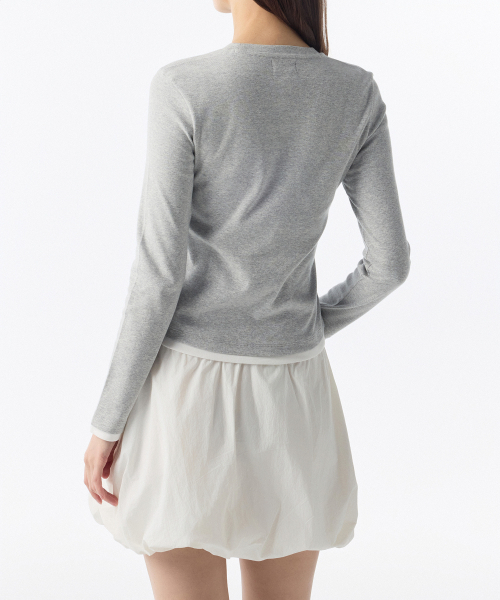 MUSINSA STANDARD WOMAN（ムシンサスタンダードウーマン）の「ウィメンズレイヤードヘムスリム長袖Tシャツ[ミディアムグレー/ホワイト]（Tシャツ/カットソー・レディース・その他・SMALL/MEDIUM/LARGE/X-SMALL）」の4枚目の写真