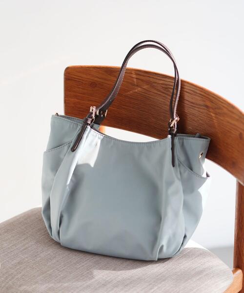 Reflect（リフレクト）の「【3WAY／しっかり収納／インナーバッグ入り／ショルダー付き】ナイロンバッグ（ショルダーバッグ・レディース・ネイビー/ブラウン系その他/サックスブルー・00）」の3枚目の写真