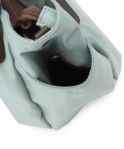 Reflect（リフレクト）の「【3WAY／しっかり収納／インナーバッグ入り／ショルダー付き】ナイロンバッグ（ショルダーバッグ・レディース・ネイビー/ブラウン系その他/サックスブルー・00）」の20枚目の写真