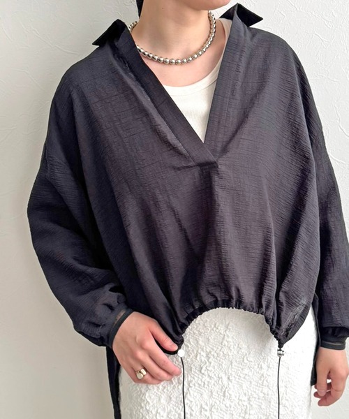 LHELBIE(レルビエ)の「ドロストスキッパーシャツ(シャツ/ブラウス・レディース・ブラック/ベージュ/オフホワイト・M)」の3枚目の写真