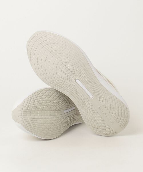 Reebok(リーボック)の「DMX コンフォート プラス 2.0 / DMX COMFORT + 2.0(スニーカー・レディース・ホワイト・25.5cm/25.0cm/24.0cm/24.5cm/23.5cm/23.0cm/22.5cm/26.0cm)」の8枚目の写真