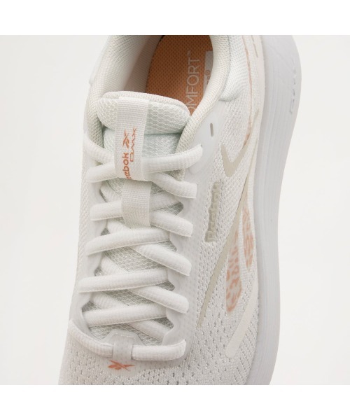 Reebok(リーボック)の「DMX コンフォート プラス 2.0 / DMX COMFORT + 2.0(スニーカー・レディース・ホワイト・25.5cm/25.0cm/24.0cm/24.5cm/23.5cm/23.0cm/22.5cm/26.0cm)」の6枚目の写真