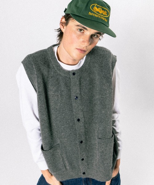 Elanque(エランク)の「short length knit vest / ショート丈ニットベスト(ニット/セーター・メンズ・チャコールグレー/ブルー系その他・MEDIUM/LARGE)」の2枚目の写真
