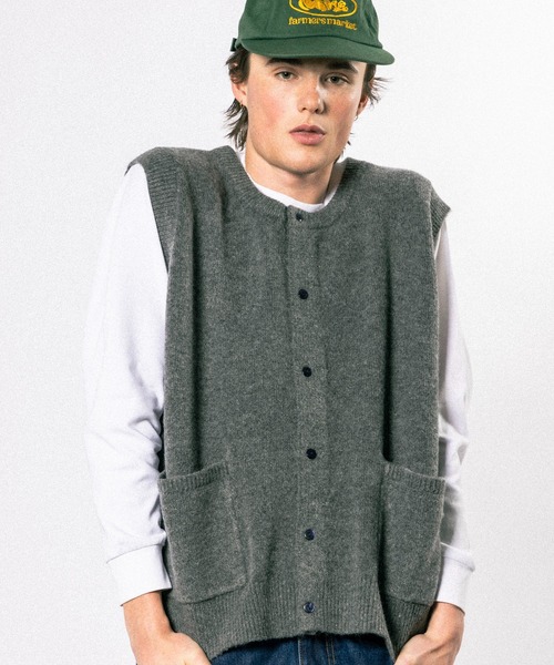 Elanque(エランク)の「short length knit vest / ショート丈ニットベスト(ニット/セーター・メンズ・チャコールグレー/ブルー系その他・MEDIUM/LARGE)」の4枚目の写真