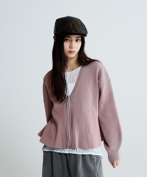 JEANASIS（ジーナシス）の「ペプラムZIP Vカーディガン/650175（カーディガン/ボレロ・レディース・ピンク系その他/グレー系その他/ブラック系/ホワイト系その他・FREE）」の4枚目の写真