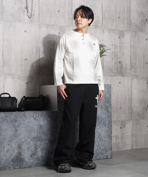 1111clothing(ワンフォークロージング)の「スプレー加工 ブロッキング ロングスリーブ Tシャツ / Spray-processed Blocking Long-Sleeve T-Shirt(Tシャツ/カットソー・メンズ・ホワイト/ブラック・M/L)」の11枚目の写真