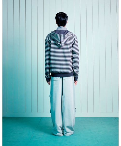 THECOLDESTMOMENT（ザコールデストモーメント）の「TCM reversible stripe hooded zip-up (charcoal)（パーカー・レディース・その他・SMALL/MEDIUM/LARGE）」の4枚目の写真