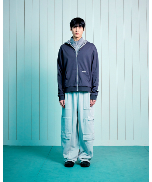 THECOLDESTMOMENT（ザコールデストモーメント）の「TCM reversible stripe hooded zip-up (charcoal)（パーカー・レディース・その他・SMALL/MEDIUM/LARGE）」の3枚目の写真