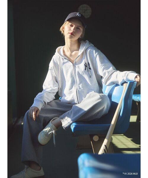 Ungrid(アングリッド)の「【MLB × New Era × Ungrid】ロゴキャップ(キャップ・レディース・ベージュ/ネイビー/ブラウン・FREE)」の6枚目の写真