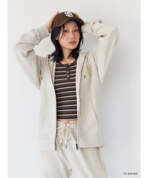 Ungrid(アングリッド)の「【MLB × New Era × Ungrid】ロゴキャップ(キャップ・レディース・ベージュ/ネイビー/ブラウン・FREE)」の14枚目の写真