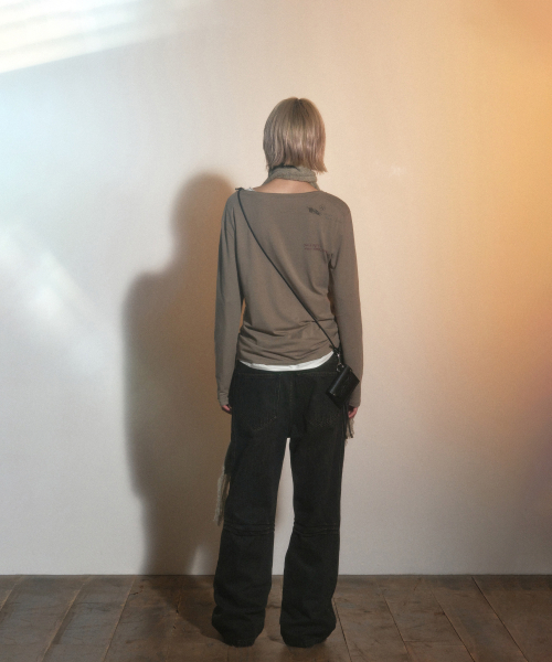 PORTERNA(ポルテナ)の「CINCH BACK CURVED JEANS-DARK BROWN(デニムパンツ・レディース・その他・MEDIUM/SMALL)」の4枚目の写真