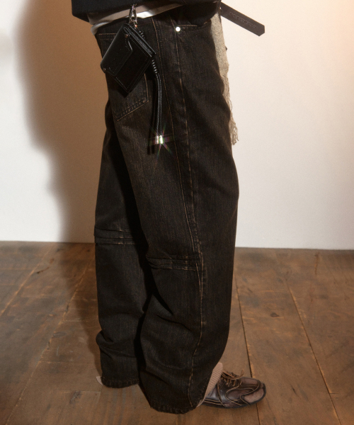 PORTERNA(ポルテナ)の「CINCH BACK CURVED JEANS-DARK BROWN(デニムパンツ・レディース・その他・MEDIUM/SMALL)」の5枚目の写真