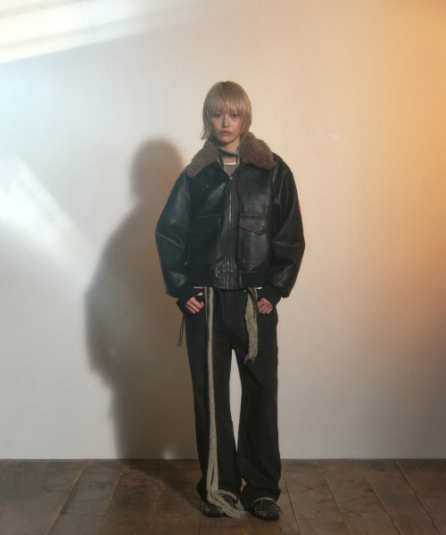 PORTERNA(ポルテナ)の「CINCH BACK CURVED JEANS-DARK BROWN(デニムパンツ・レディース・その他・MEDIUM/SMALL)」の6枚目の写真