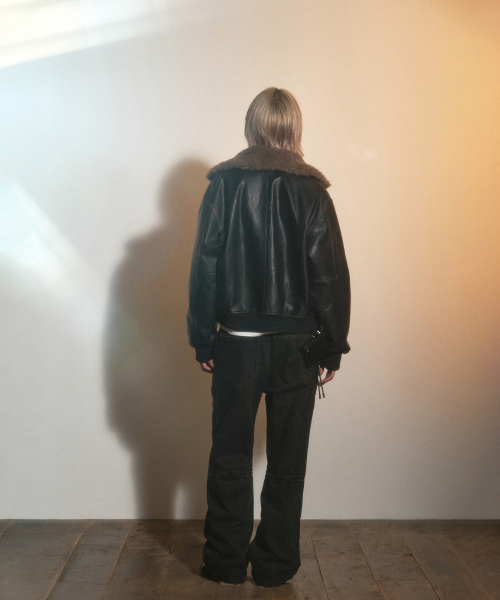 PORTERNA(ポルテナ)の「CINCH BACK CURVED JEANS-DARK BROWN(デニムパンツ・レディース・その他・MEDIUM/SMALL)」の8枚目の写真
