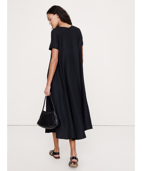 Banana Republic(バナナリパブリック)の「ビスコース リネン トラペーズ マキシ ドレス(ワンピース・レディース・オフホワイト/ブラック・L/M/S/XS)」の6枚目の写真