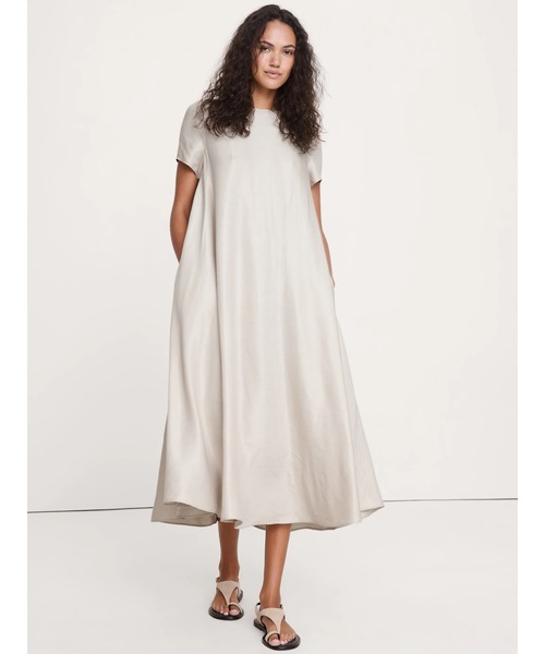 Banana Republic(バナナリパブリック)の「ビスコース リネン トラペーズ マキシ ドレス(ワンピース・レディース・オフホワイト/ブラック・L/M/S/XS)」の2枚目の写真