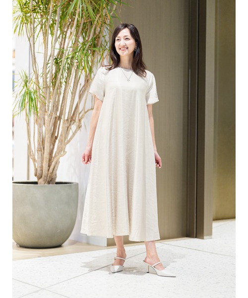 Banana Republic(バナナリパブリック)の「ビスコース リネン トラペーズ マキシ ドレス(ワンピース・レディース・オフホワイト/ブラック・L/M/S/XS)」の4枚目の写真