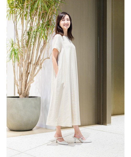 Banana Republic(バナナリパブリック)の「ビスコース リネン トラペーズ マキシ ドレス(ワンピース・レディース・オフホワイト/ブラック・L/M/S/XS)」の5枚目の写真