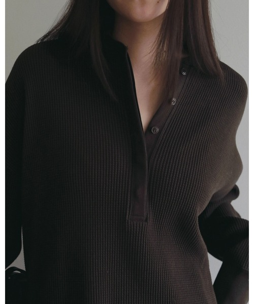 anuke（アンヌーク）の「Waffle Loose Henleytops（Tシャツ/カットソー・レディース・オートミール/ブラウン・FREE）」の4枚目の写真
