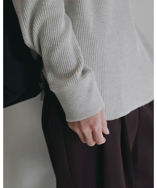 anuke（アンヌーク）の「Waffle Loose Henleytops（Tシャツ/カットソー・レディース・オートミール/ブラウン・FREE）」の10枚目の写真