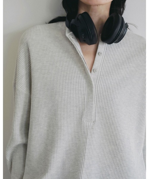 anuke（アンヌーク）の「Waffle Loose Henleytops（Tシャツ/カットソー・レディース・オートミール/ブラウン・FREE）」の6枚目の写真