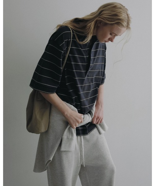 anuke（アンヌーク）の「Waffle Loose Henleytops（Tシャツ/カットソー・レディース・オートミール/ブラウン・FREE）」の14枚目の写真