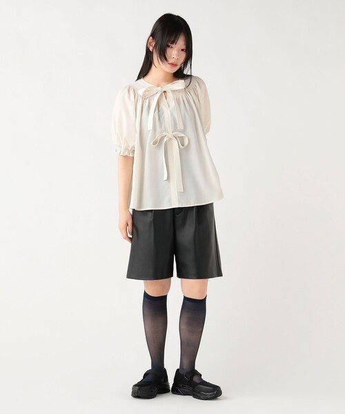 BEAMS HEART（ビームスハート）の「2WAY シャーリング リボンブラウス（シャツ/ブラウス・レディース・ブラック/ブルー/ホワイト・FREE）」の9枚目の写真