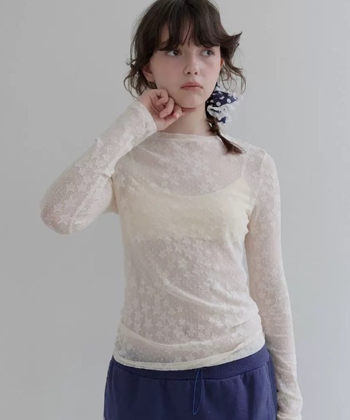 Teem Store(チームストア)の「【冷房・UV対策】星柄シアーレーストップス シアーロンT レイヤード(Tシャツ/カットソー・レディース・ブラック/ホワイト・F)」の1枚目の写真