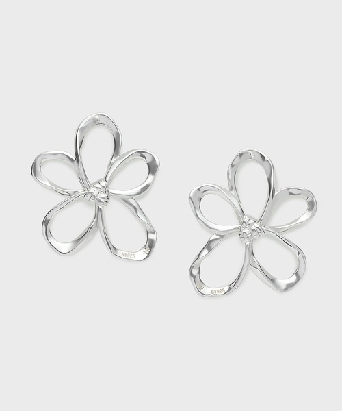NOJESS(ノジェス)の「シルバーフラワーピアス(ピアス(片耳用)・レディース・シルバー系その他・フリー)」の2枚目の写真