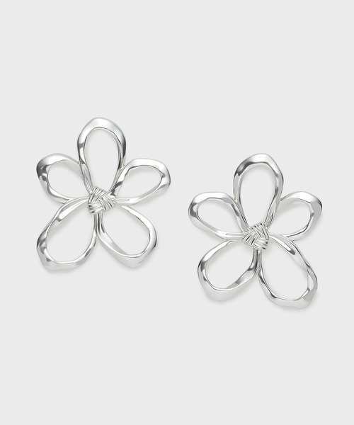 NOJESS(ノジェス)の「シルバーフラワーピアス(ピアス(片耳用)・レディース・シルバー系その他・フリー)」の3枚目の写真