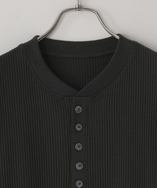 LOWRYS FARM(ローリーズファーム)の「【LFM(U)】ワッフルヘンリーネックTSS 667847(Tシャツ/カットソー・メンズ・ブラウン/ブラック/ホワイト・MEDIUM/LARGE)」の5枚目の写真
