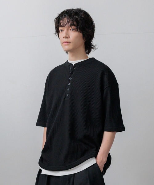 LOWRYS FARM(ローリーズファーム)の「【LFM(U)】ワッフルヘンリーネックTSS 667847(Tシャツ/カットソー・メンズ・ブラウン/ブラック/ホワイト・MEDIUM/LARGE)」の21枚目の写真