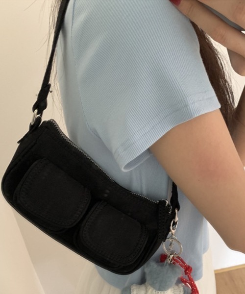 Vipoa（ヴィポア）の「casual pocket shoulder bag（ショルダーバッグ・レディース・ホワイト/ブラック/レッド・FREE）」の3枚目の写真