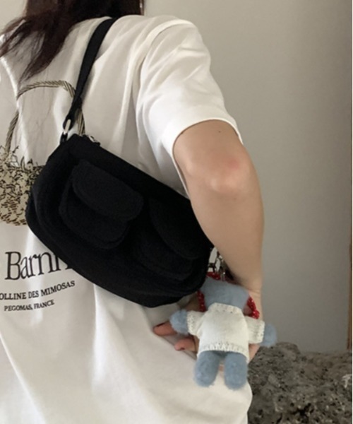 Vipoa（ヴィポア）の「casual pocket shoulder bag（ショルダーバッグ・レディース・ホワイト/ブラック/レッド・FREE）」の18枚目の写真